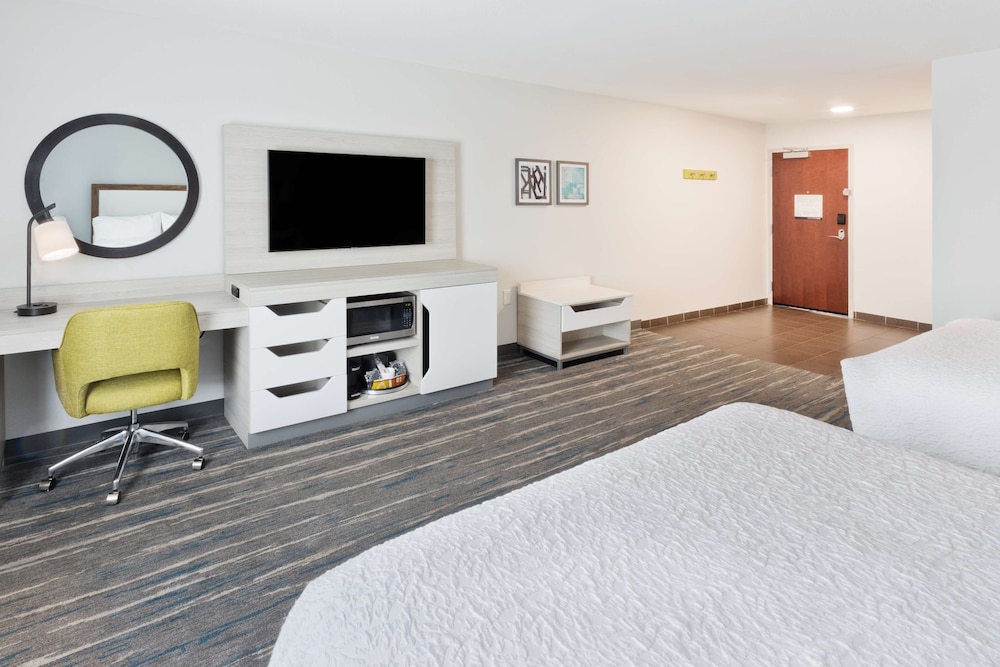 Hampton Inn & Suites Phenix City Columbus Area - photo 9
