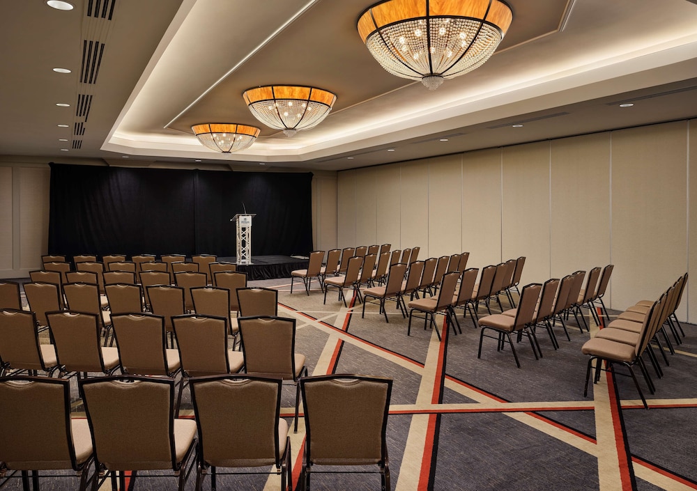 Hilton Arlington - photo 43