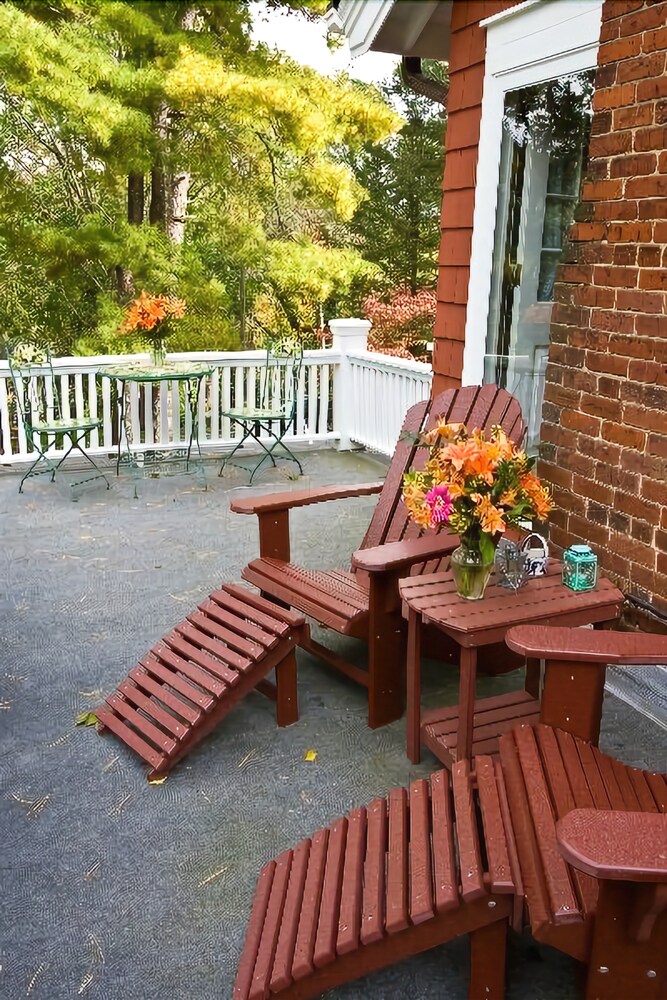 The Applewood Manor - photo 13