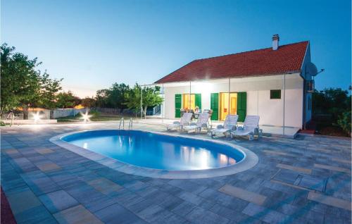 Three Bedroom Holiday Home In Rozovac — 4-Star Luxury Hotel in Sibenik, Croatia