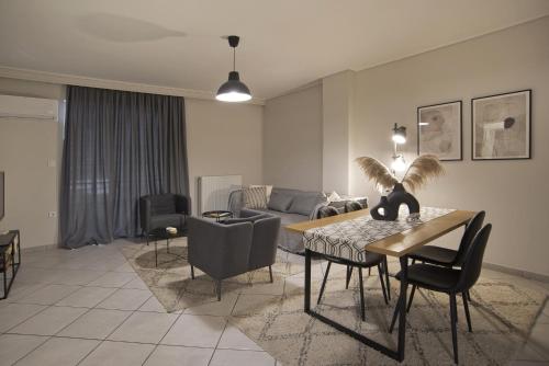 Denimou Home Luxurious 2BR Fully Equipped Balcony — 4-Star Luxury Hotel in Piraeus, Greece