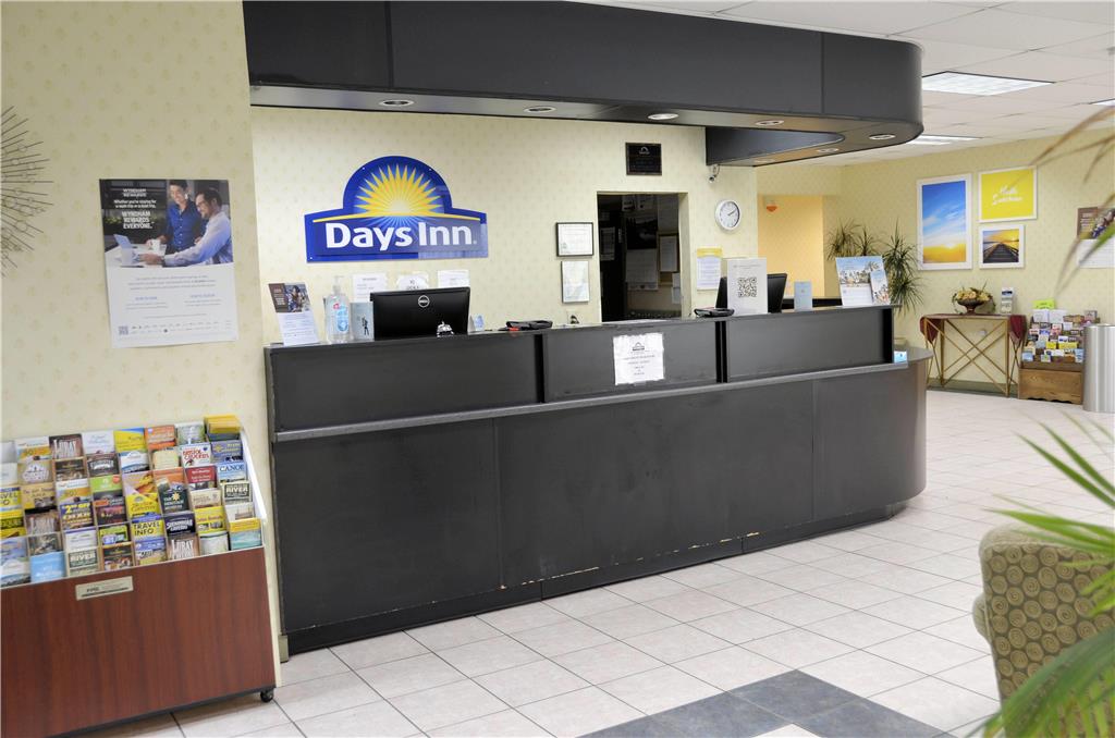 Days Inn by Wyndham Luray Shenandoah - photo 4