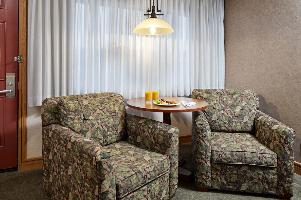 Cavalier Oceanfront Resort - photo 17