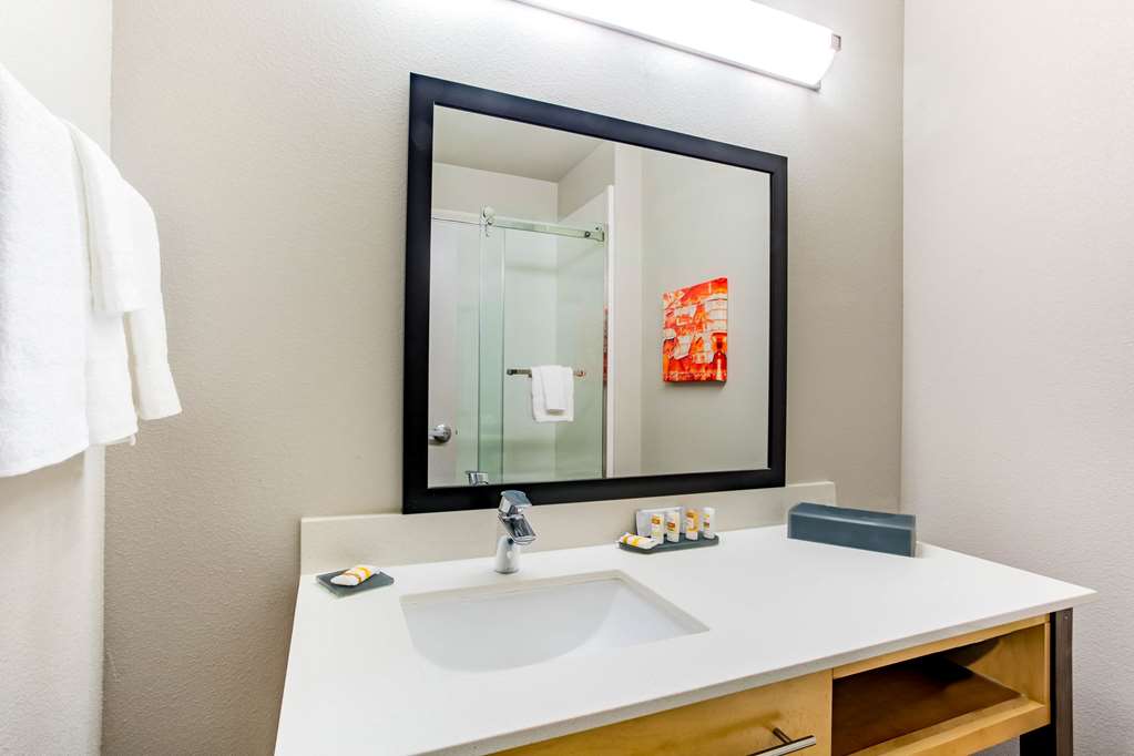 La Quinta Inn & Suites by Wyndham Andrews - photo 19