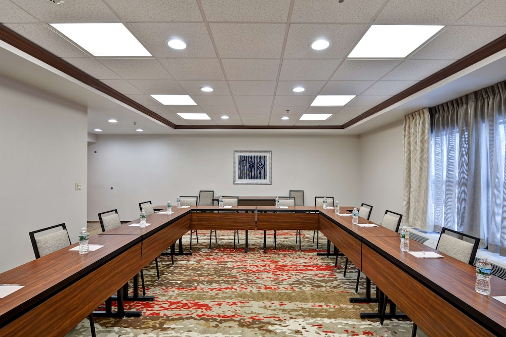 Hampton Inn Albany Wolf Road - photo 34