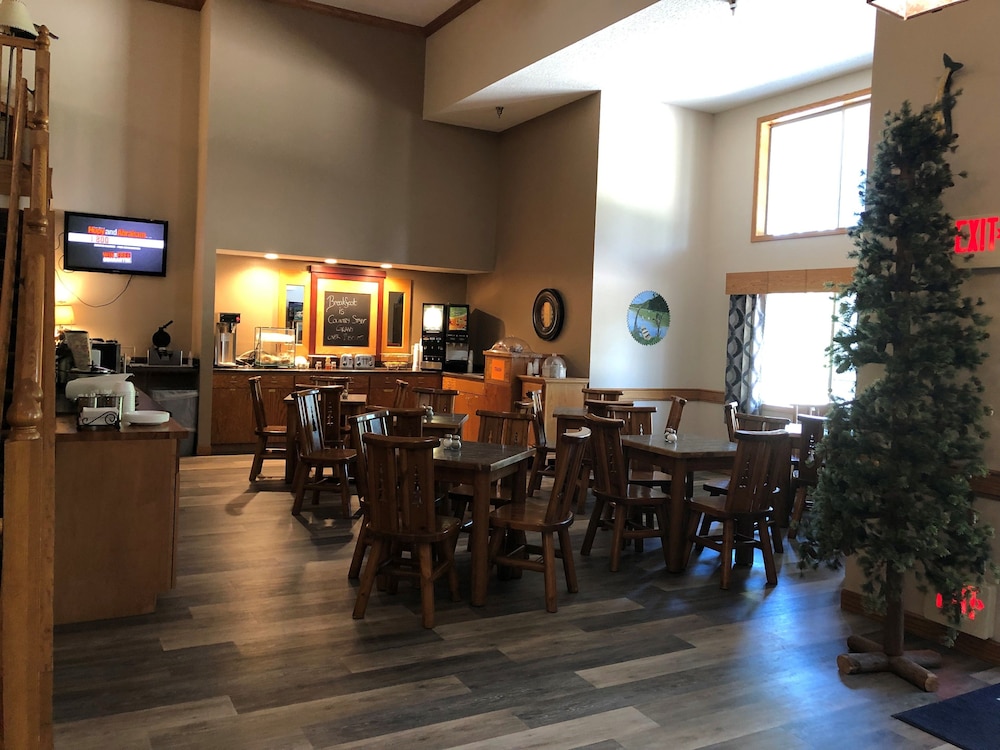 Boarders Inn & Suites by Cobblestone Hotels Fayette - photo 42