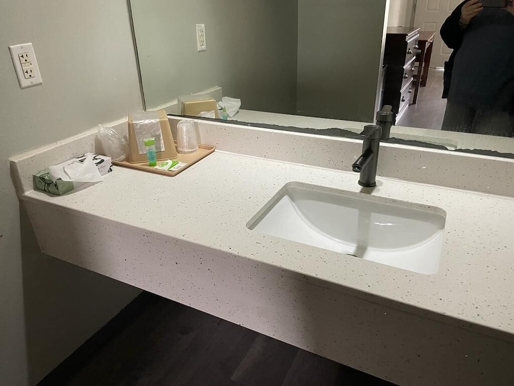 Americas Best Value Inn & Suites Slidell - photo 25