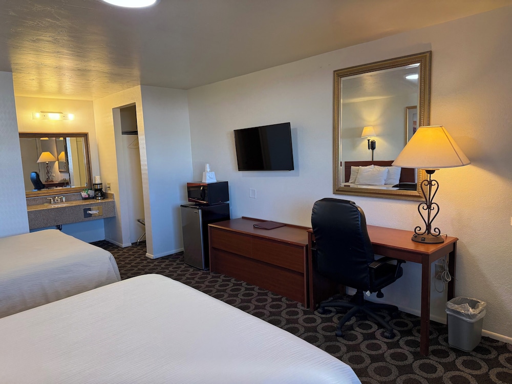 Canyonlands Motor Inn - photo 6
