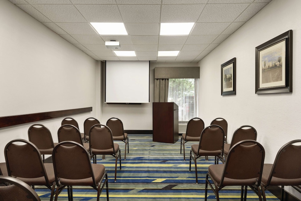 Hampton Inn Atlanta Stone Mountain - photo 37