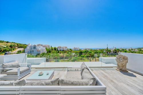 2288 New Modern Penthouse With Privat Pool — Estepona