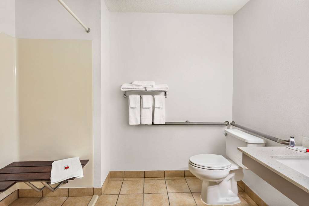 Super 8 by Wyndham Ankeny Des Moines Area - photo 18