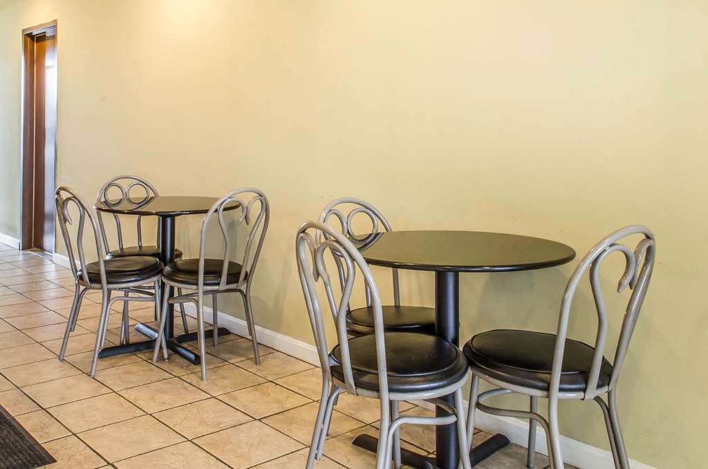 Rodeway Inn Shippensburg I 81 - photo 23