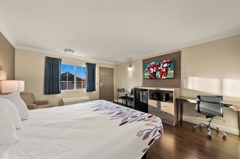Red Roof Inn Los Angeles Bellflower — hotel in Bellflower