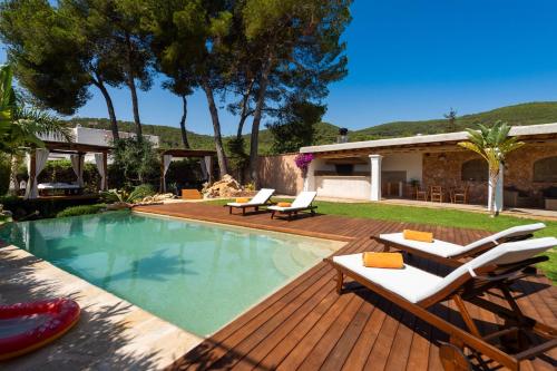 Casa Es Pins — 4-Star Luxury Hotel in Santa Eularia Des Riu, Spain