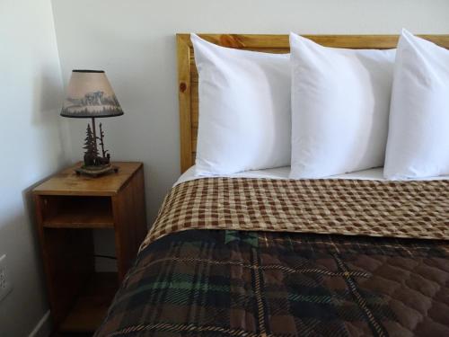 Eagle's Nest Motel - featured photo