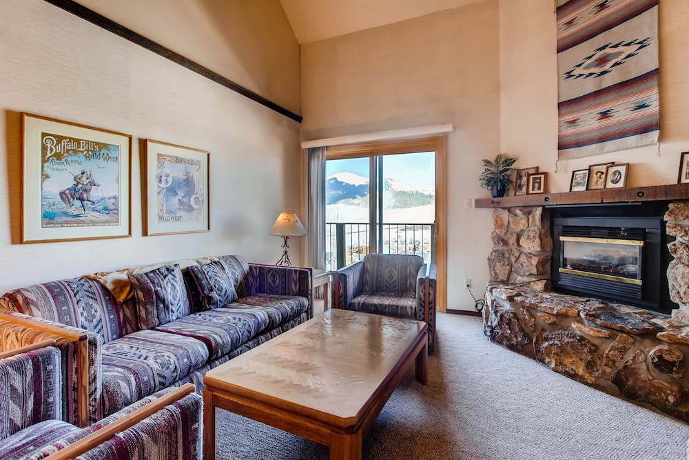 Unique Mountain 4 Br 4 Bedroom Condo No Cleaning Fee by RedAwning — 4-Star Luxury Hotel in Crested Butte, United States
