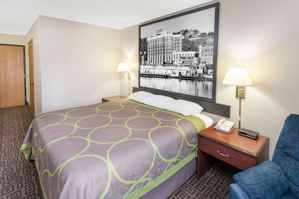 Super 8 by Wyndham Muscatine - photo 9