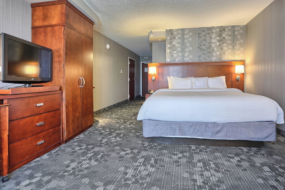 Courtyard by Marriott Harrisburg West Mechanicsburg - photo 19