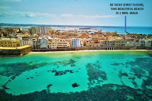BE SICILY in the center 80 mt from the beach in centro sul mare 70 mq — 4-Star Luxury Hotel in Trapani, Italy