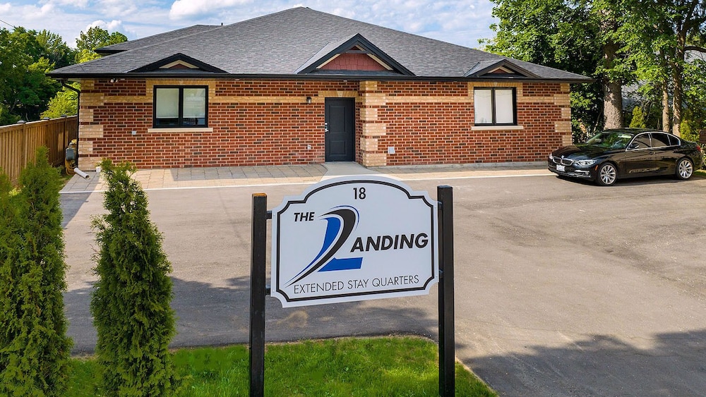 The Landing Extended Stay Quarters in Collingwood, Canada