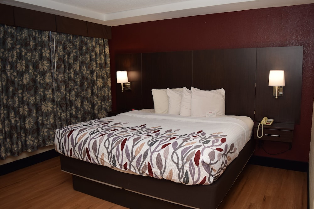 Red Roof Inn Batavia - photo 7