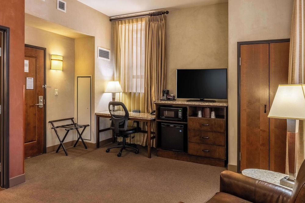 Drury Plaza Hotel in Santa Fe - photo 28