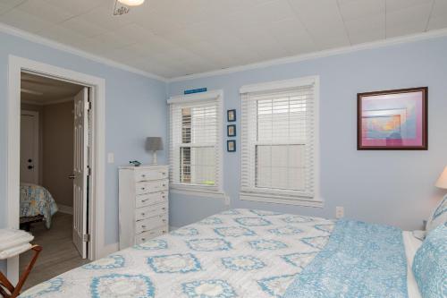 Bill's Place by Oak Island Accommodations - photo 12