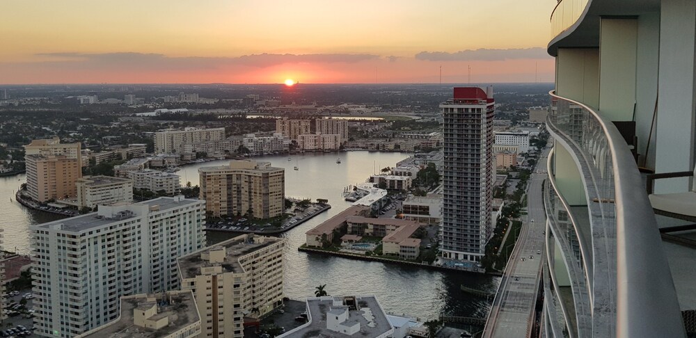 Contemporary Beach Resort Condos - photo 140
