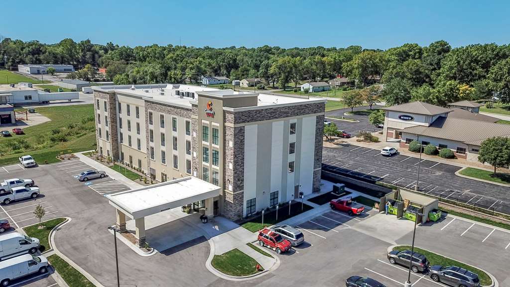 Comfort Suites Grandview Kansas City - photo 4