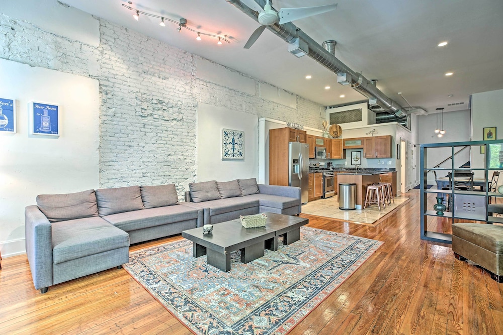 Nulu Art District Loft Walk to Dtwn Distilleries — 4-Star Luxury Hotel in Louisville, United States