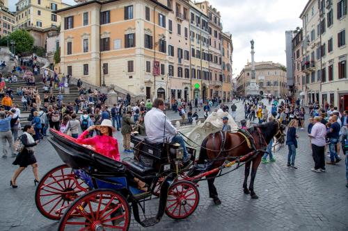 The Inn at the Spanish Steps Luxury Collection Premium Studio Room — 4-Star Luxury Hotel in Rome, Italy