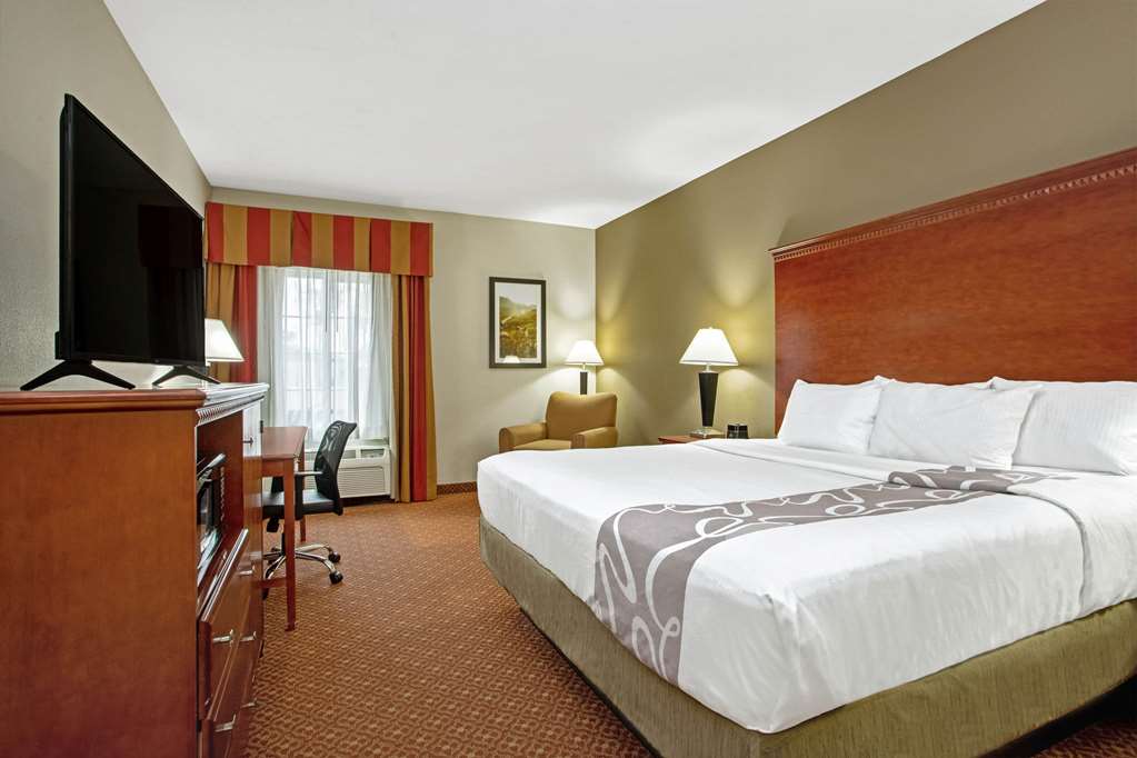 La Quinta Inn & Suites by Wyndham Fairfield TX - photo 24