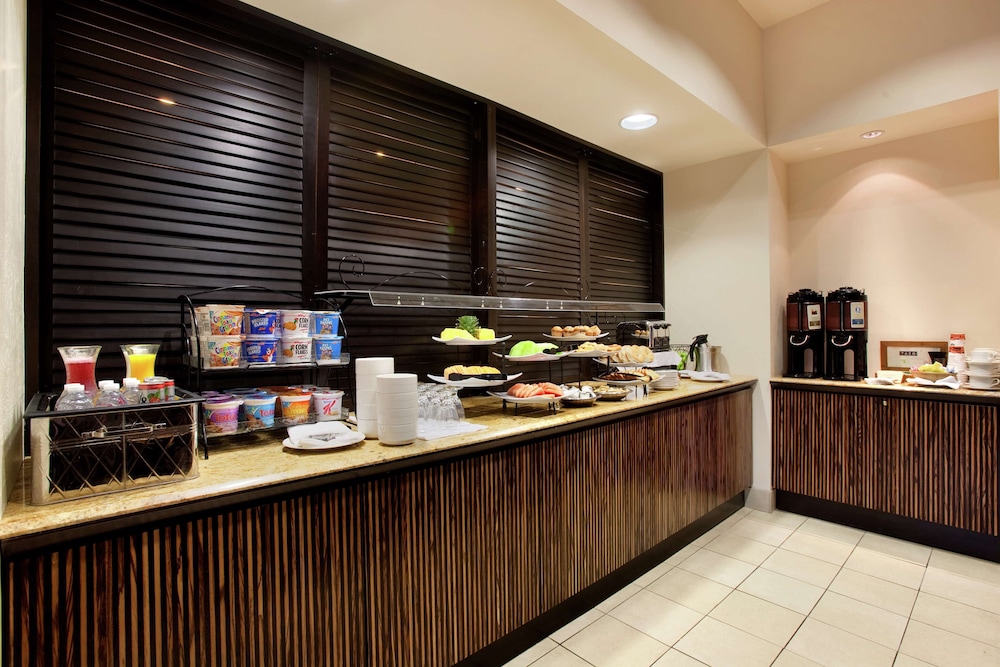Hilton Stockton - photo 22