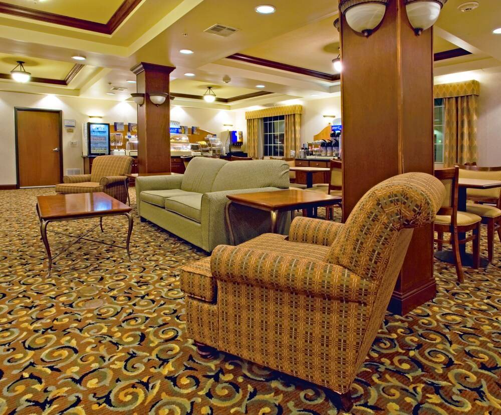 Holiday Inn Express & Suites Levelland by IHG - photo 25