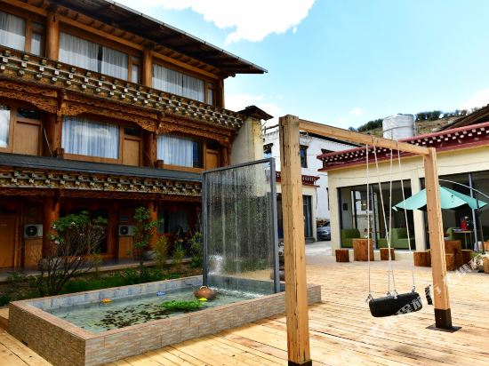 Youyou Art Hotel in Shangri-La, People's Republic of China