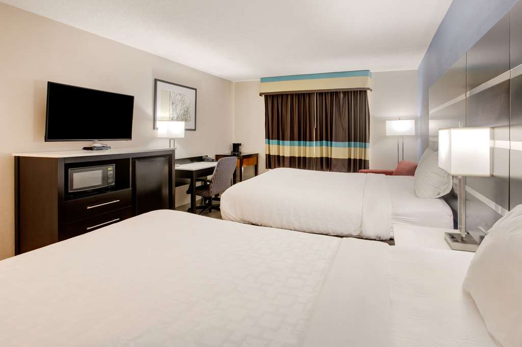 Clarion Pointe Atlanta Airport College Park - photo 9