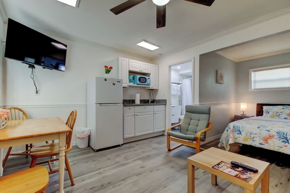 Carousel Suites — hotel in Redington Shores