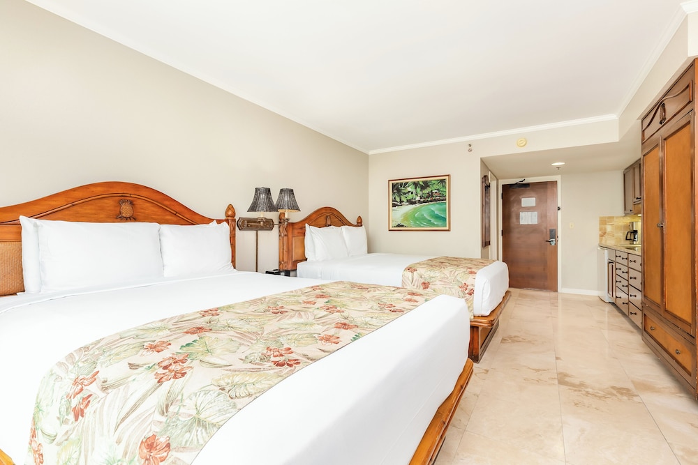 Luana Waikiki Hotel & Suites - photo 21