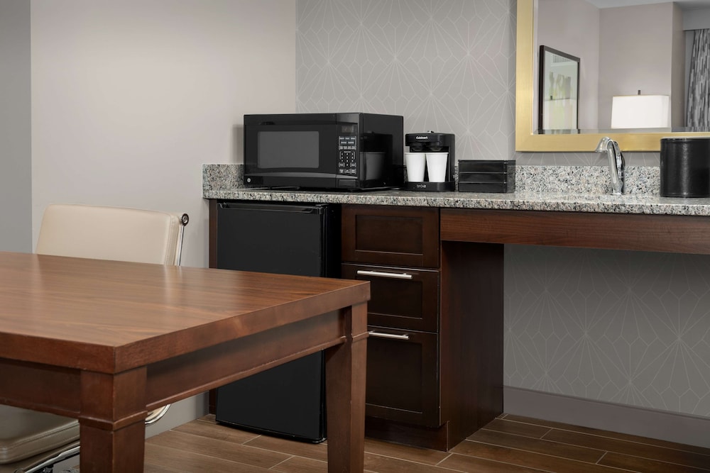 Embassy Suites Springfield - photo 16