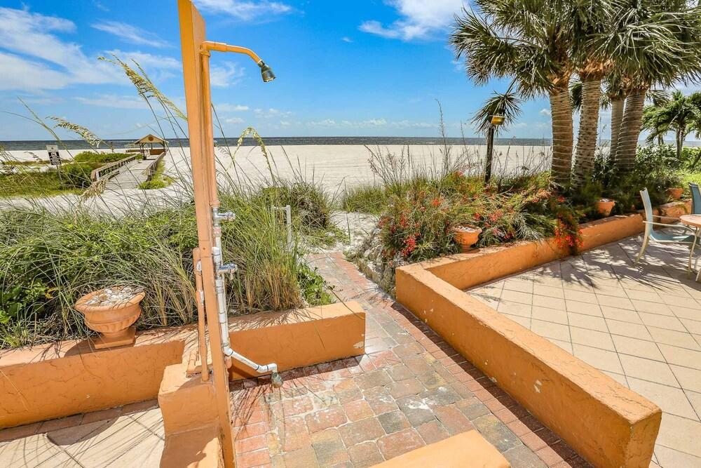 Leonardo Arms 108 in Fort Myers Beach, United States