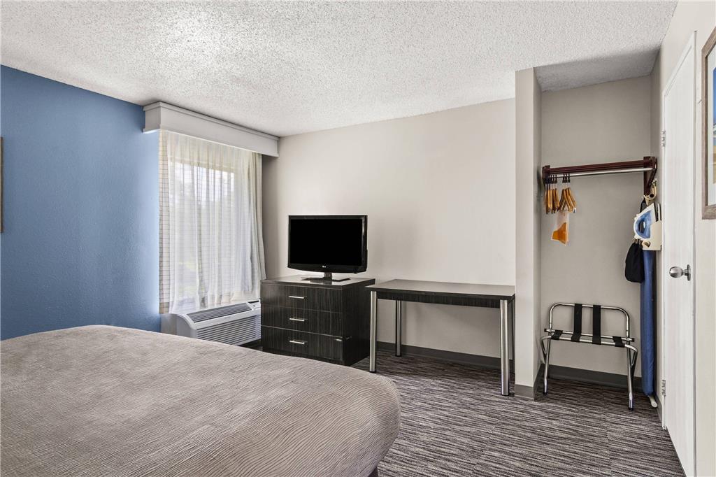 Quality Inn Jacksonville Orange Park near Naval Air Station - photo 38