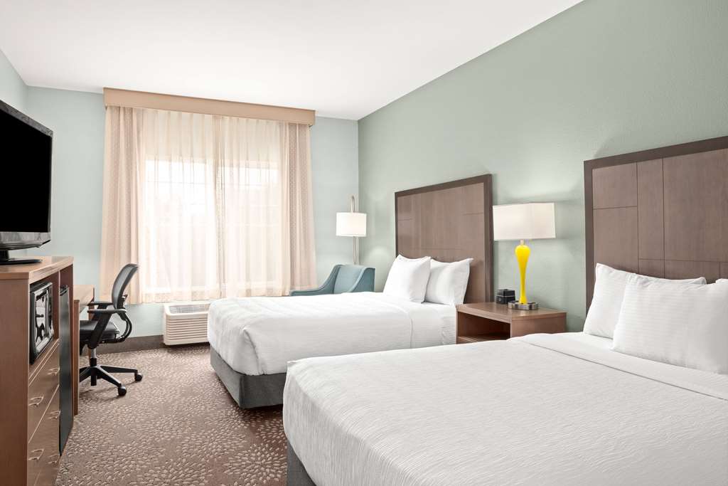 La Quinta Inn & Suites by Wyndham Newport - photo 27