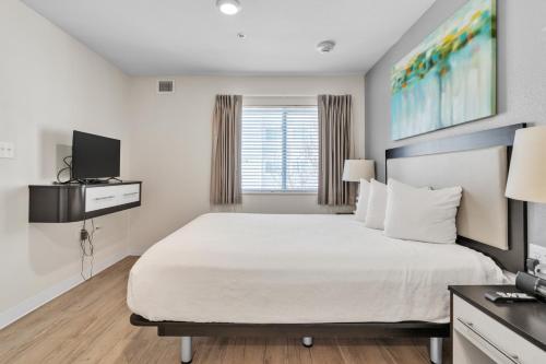 Simplicity At the Rim 1201 I Comfy 2 Bed 2 Bath — 4-Star Luxury Hotel in San Antonio, United States