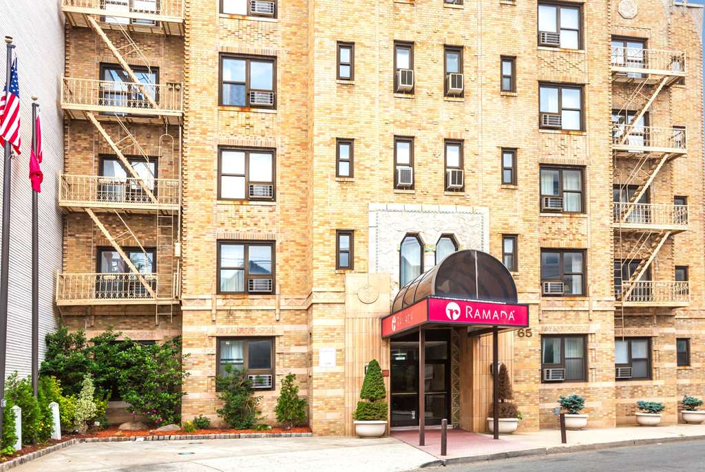 Ramada by Wyndham Jersey City in Jersey City, United States