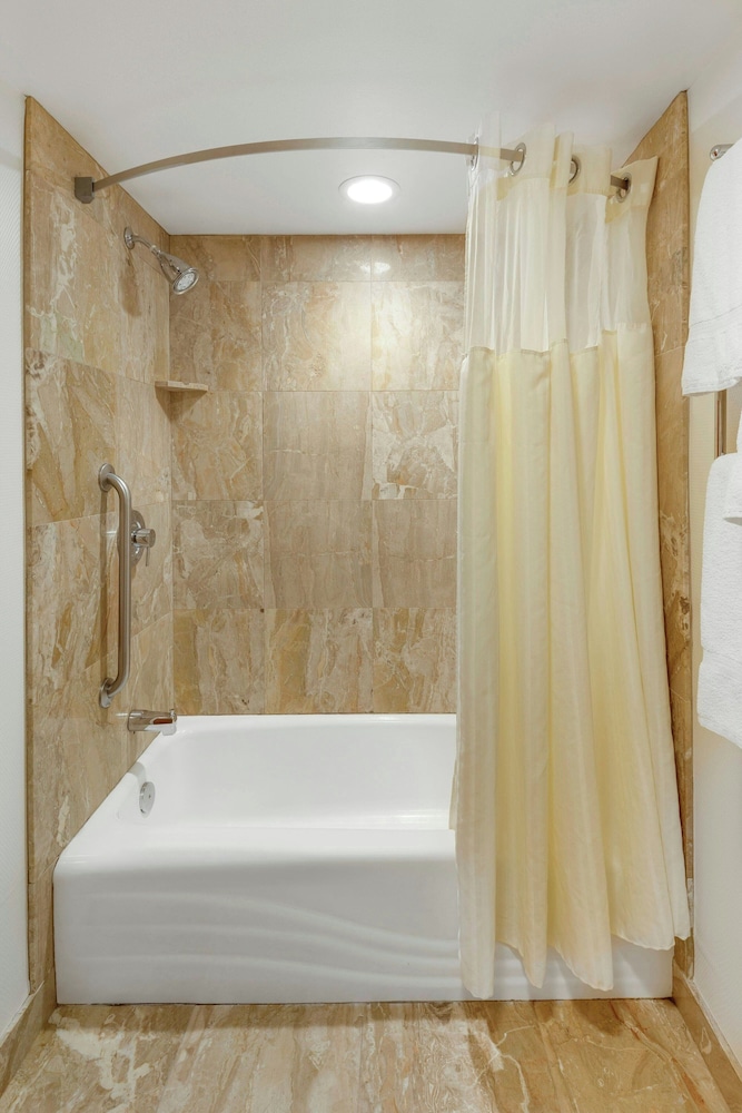 Courtyard by Marriott in Portsmouth - photo 20
