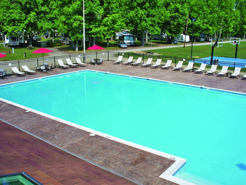 Chesapeake Bay RV Resort Thousand Trails Campground - photo 18