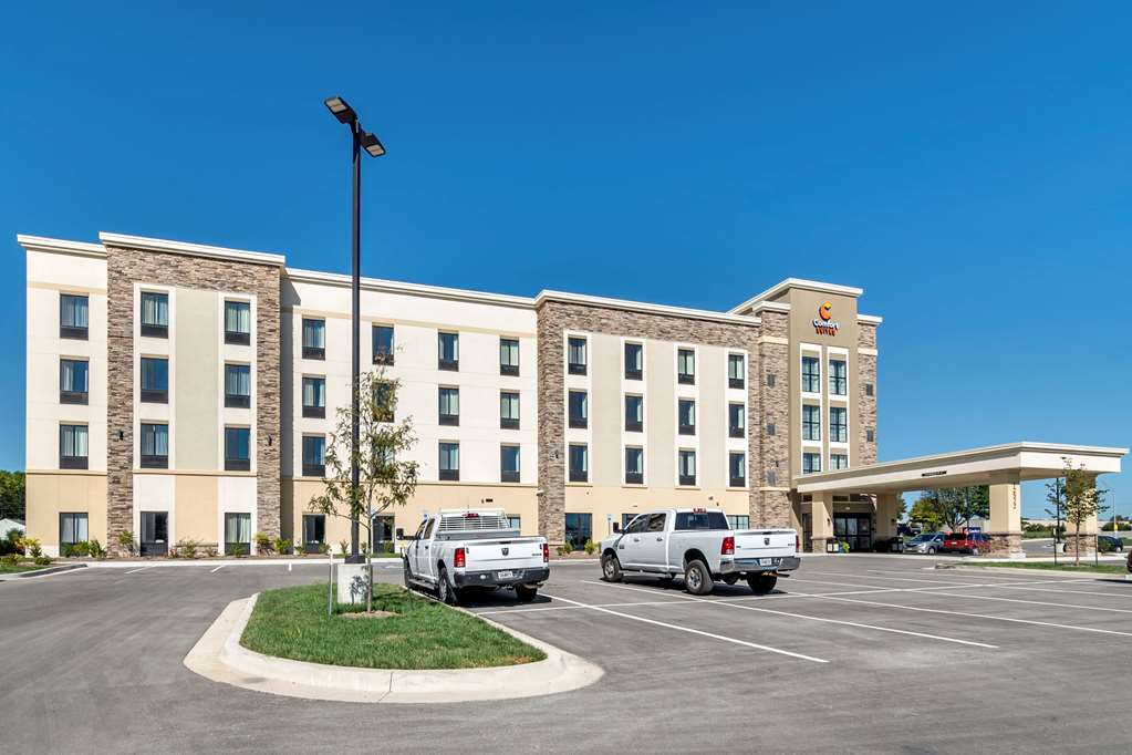 Comfort Suites Grandview Kansas City - photo 3
