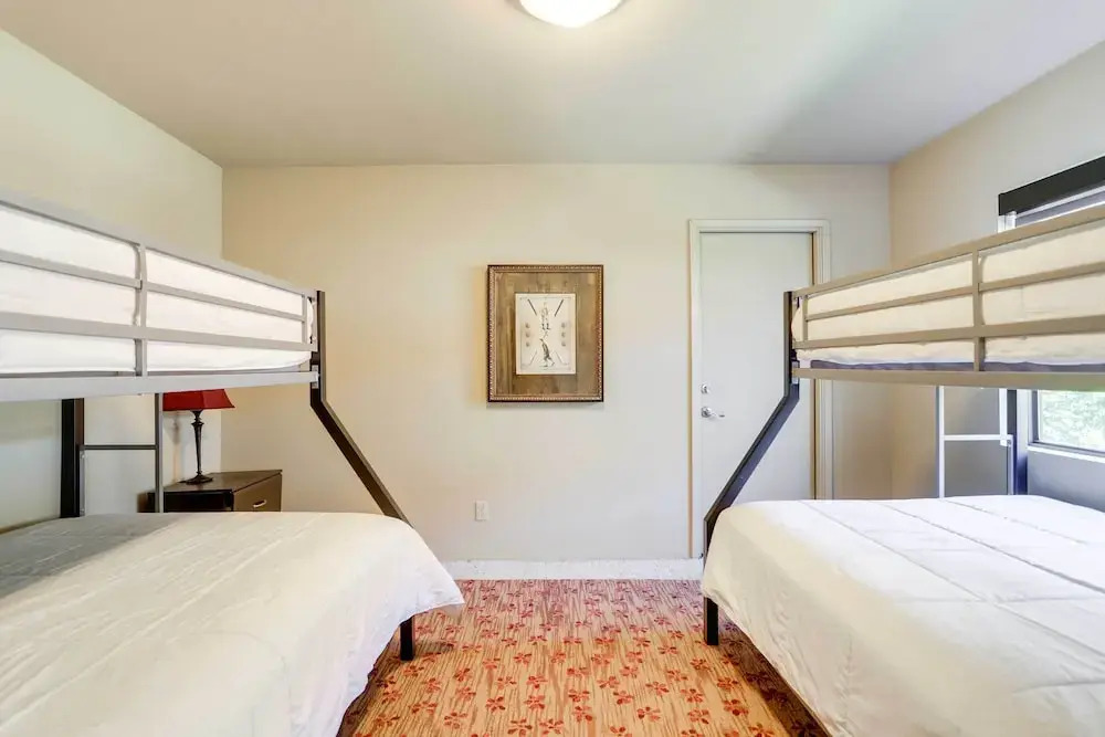 Patio and Resort Amenities Palm Desert Escape - photo 4
