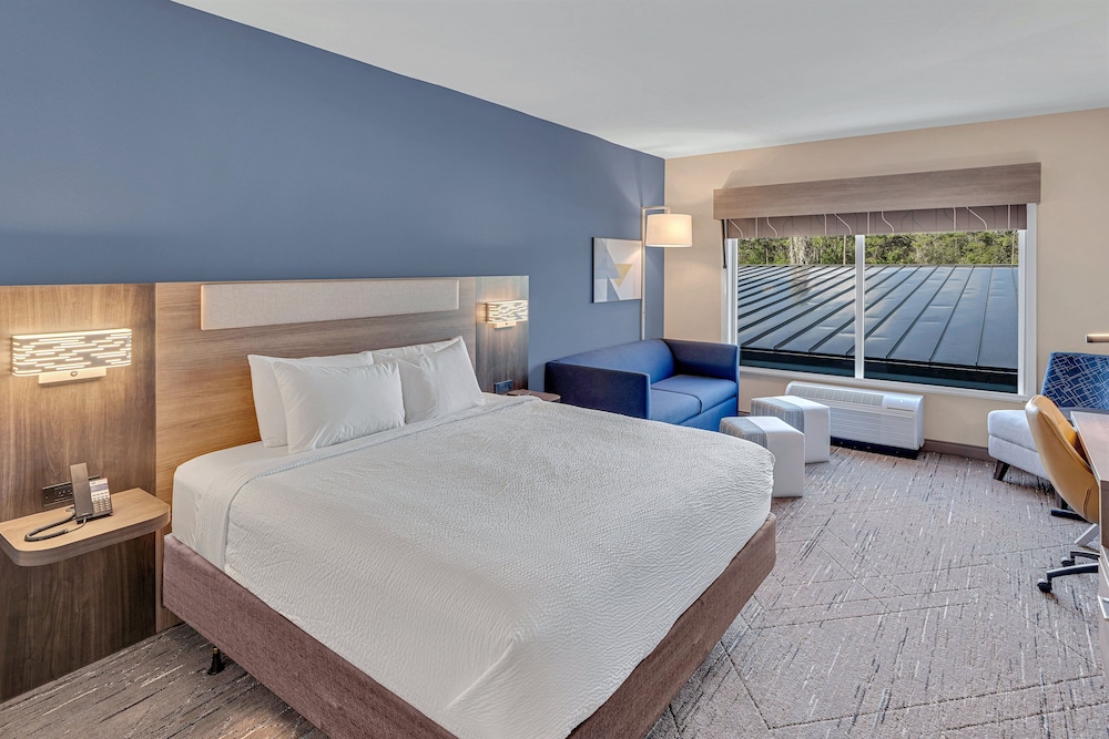 Holiday Inn Express & Suites Fort Walton Beach Eglin Area by IHG - photo 14