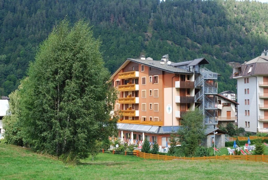 Hotel Derby — hotel in Aprica